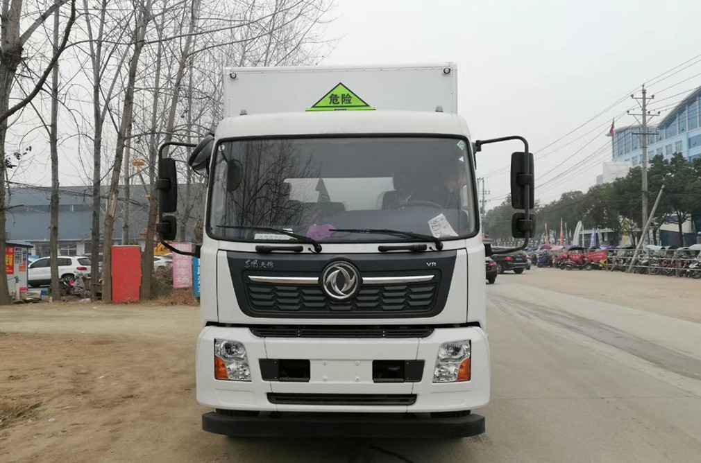 天錦6.2/6.6/6.8米（國六）3類易燃液體廂式運輸車
