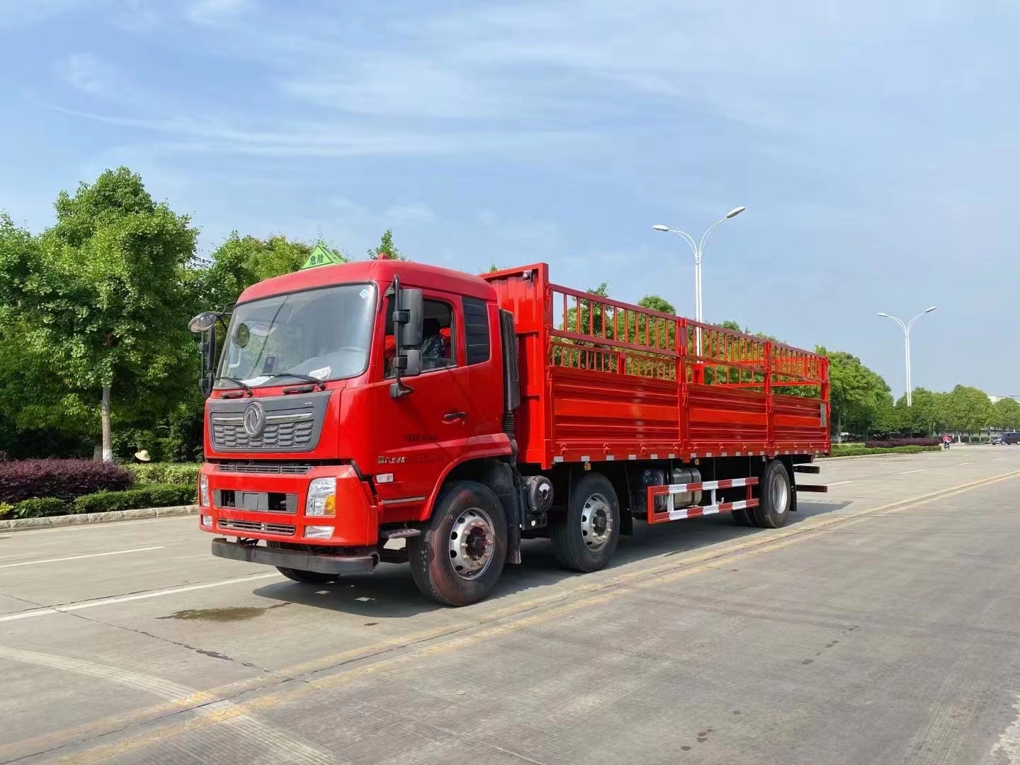東風(fēng)天錦小三軸8.6/9.6米(國六）氣瓶車